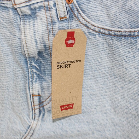 Levi's Light Wash Jean Skirt // NWT - Picture 5 of 7